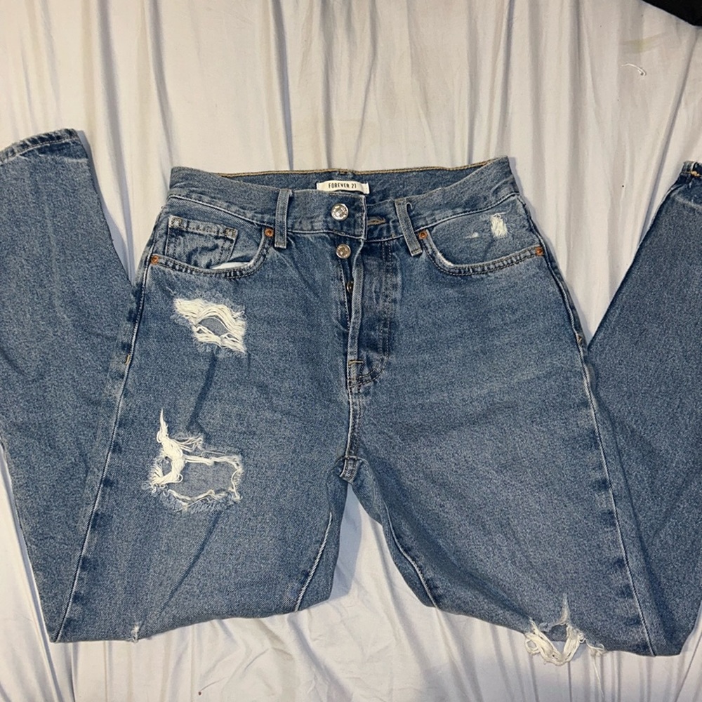 Ripped Jeans.